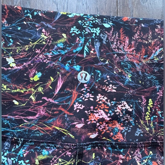 Lululemon Wunder Under High-Rise 23” Scalloped Leggings - Picture 4 of 5